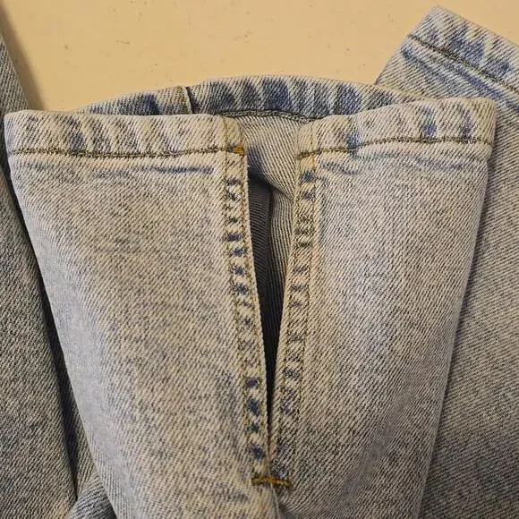 Gianni Bini Women's Light Wash Jeans - Size 31 - Picture 5 of 5